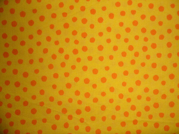 Stoff 36:
Westfalenstoffe Junge Linie Tupfen gelb-orange
vorgewaschen
120 x 79 => 0,95 m²
Tauschfaktor 150% => 1,42 m²