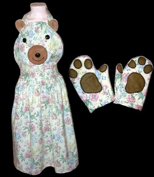 Eine Schürze und Topfhandschuhe für Mama Bär