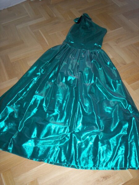 Smaragdgrünes Ballkleid