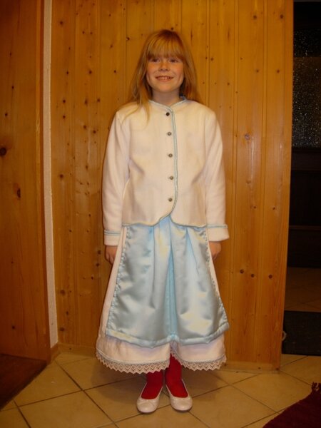 Fleece Janker zum Kommunions Dirndl