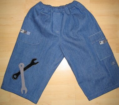 Mechanikerhose aus einem alten Jeanskleid