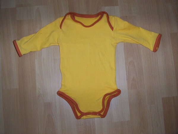 Body in gelb-orange