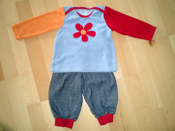 Baby Hose und  Pulli