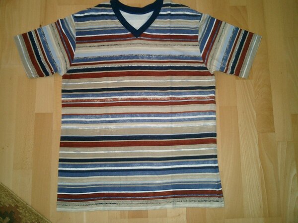T-Shirt aus gestreiftem Viskosejersey