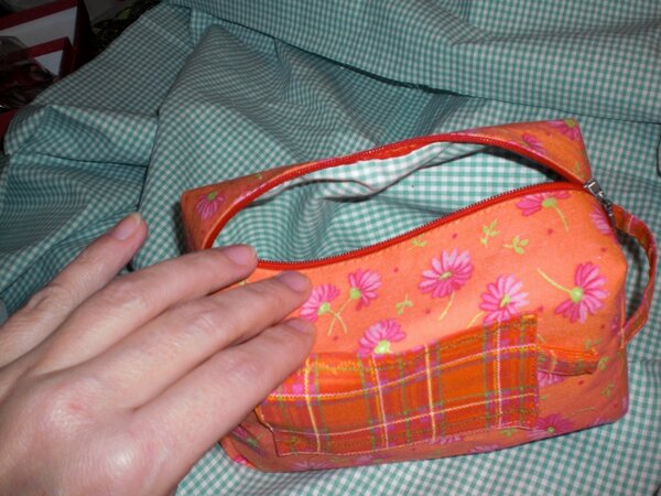 Kosmetiktasche in Kofferform