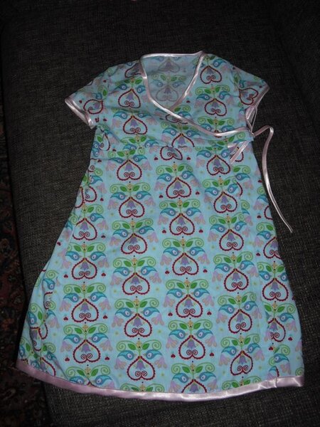 Wickelkleid nach Burda 640 in Gr. 104
