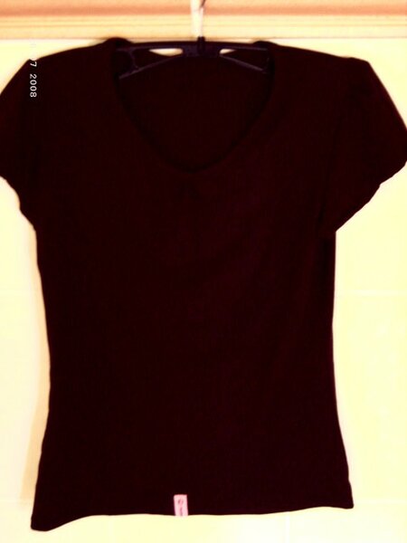 dunkelbraunes T-Shirt nach Ottobre