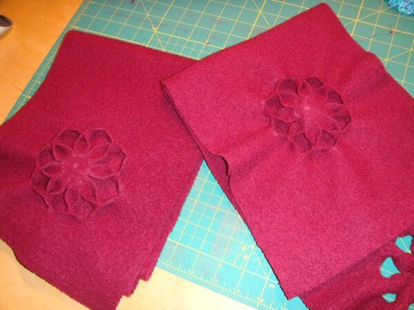 Schal nach Annettes Mini-Wip Walkschal mit Blüten