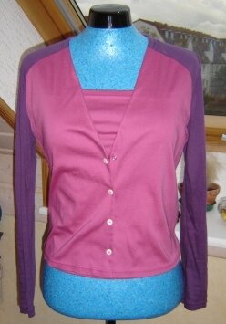 B 10/05 Cardigan und Bandeau