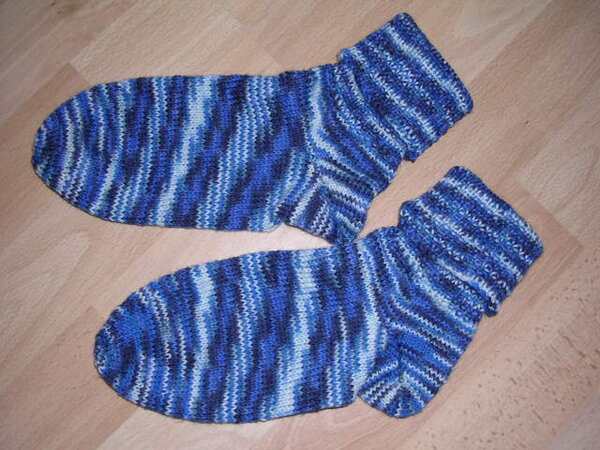 Socken bei der Spitze angefangen