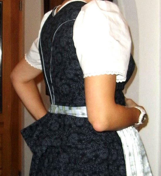 Dirndl ganz Edel von der Seite...