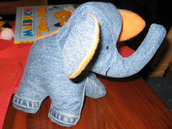 Elefant aus einer alten Jeans