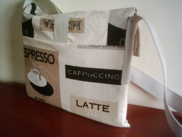 Cappuccino-Tasche von hinten