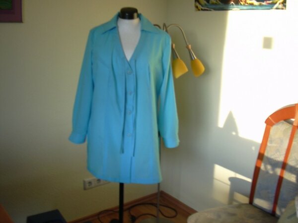 Bluse 406 A aus der aktuellen burda plus
