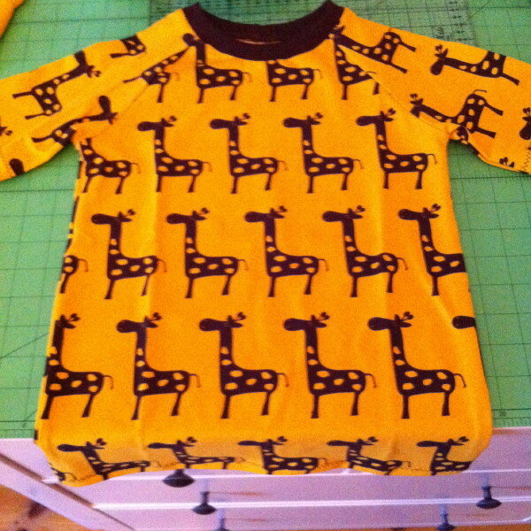 Giraffenshirt Gr.128