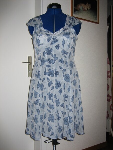 hellblaues Sommerkleid