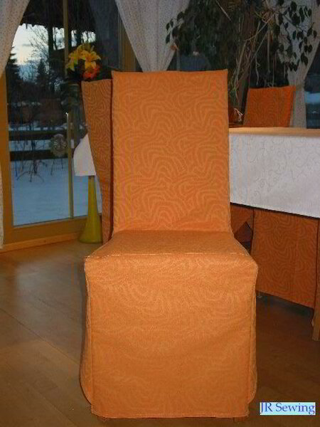 Neue Kleider für Stühle