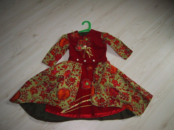 Kleid nach Bizzkids mit Überrock