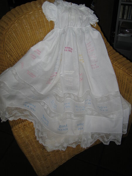 Familientaufkleid