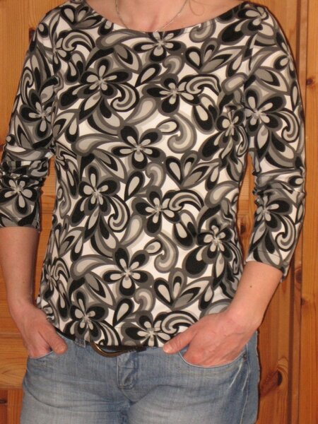 Shirt aus Burda 7/07 Nr.105 abgewandelt