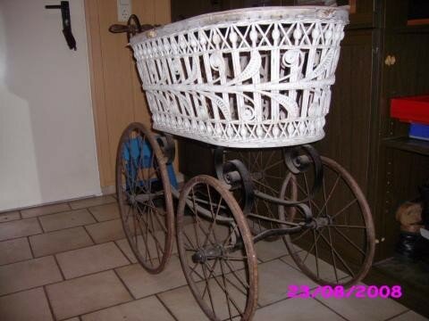 Kinderwagen unbehandelt