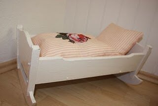 Bettwäsche für Puppenwiege