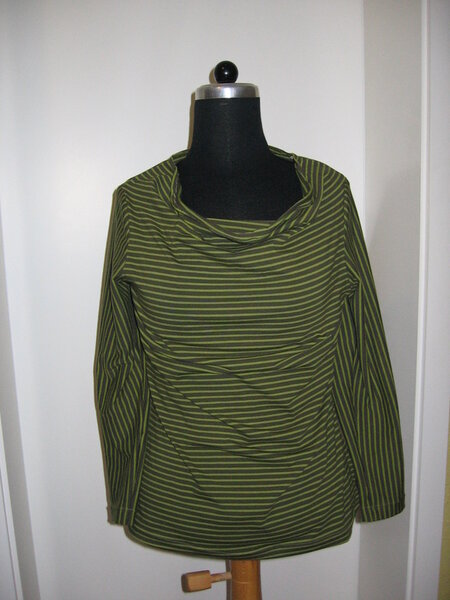 Shirt mit Wasserfall-Ausschnitt
