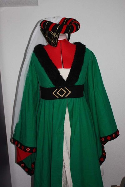 Burgundisches Kleid