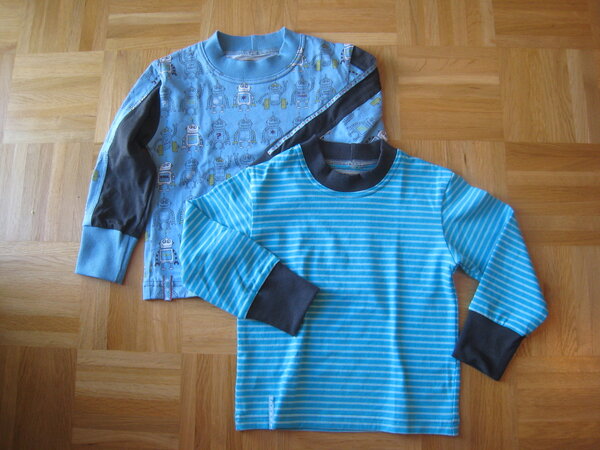 Zwei Shirts nach Stripey & Robot