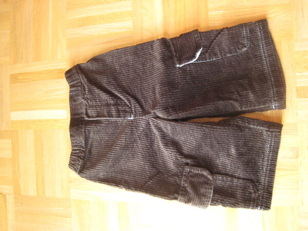 Burda Breitcordhose dunkelgrün