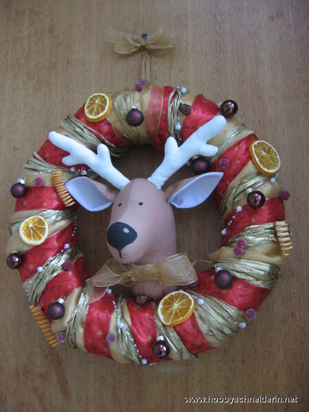 Adventstürkranz mit Tilda Rentier
