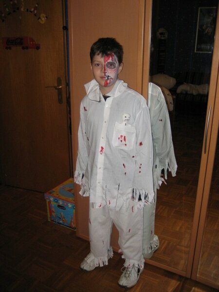 Mein Sohn als Zombie *grusel*