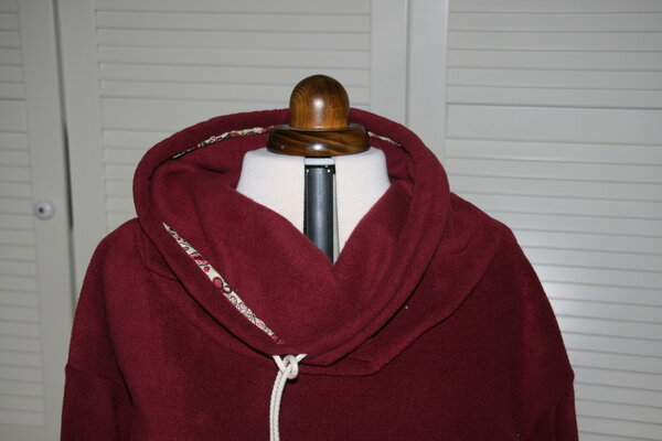 Cowlneck hoodie - Detail