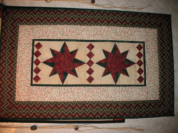 weihnachtlicher Tischläufer mit "Twirling Star"