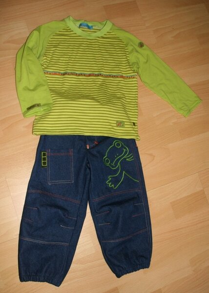 "Froschhose" mit passendem Shirt