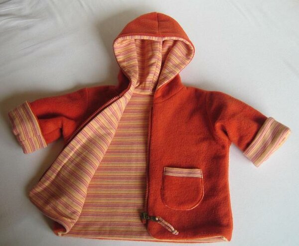Jacke_orange_auf