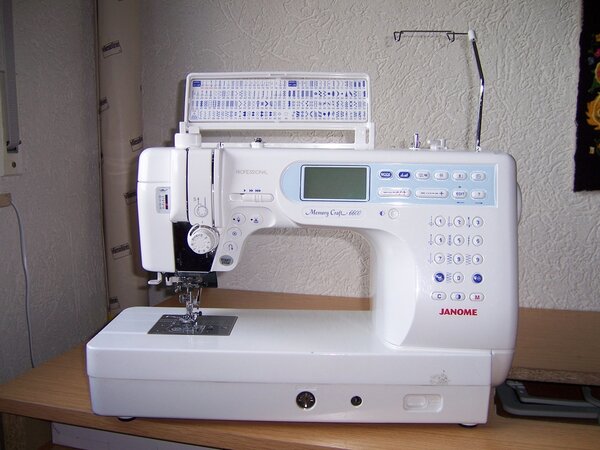 Tisch mit Jano 6600 Nr.2