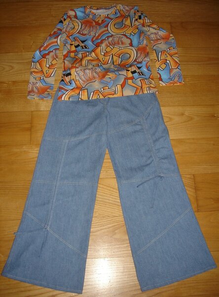 Jeans à la Carbone + Basic-Shirt