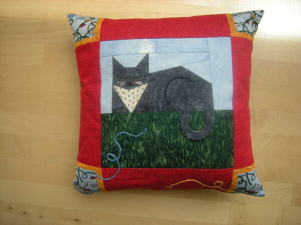 Katze mit Wolle