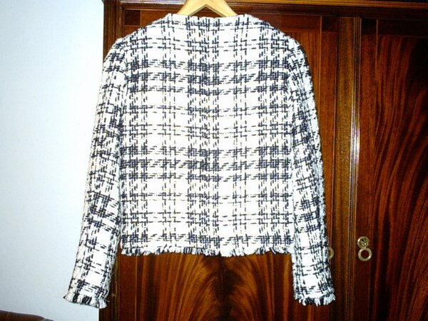 "Chanel"-Jacke hinten