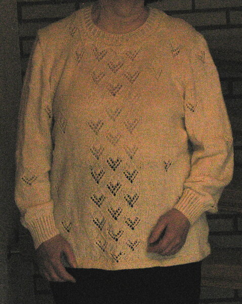 Lochmusterpullover_wollweiss01