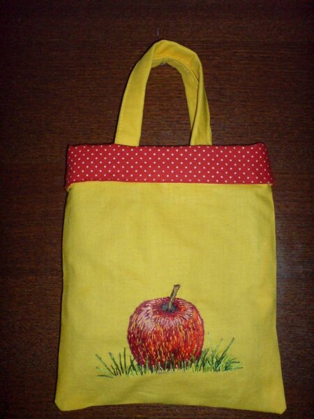 Der Apfel aus dem Baum