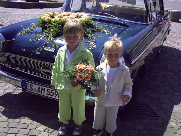 Hochzeitsoutfit für Nicki und Elias nach Ottobre