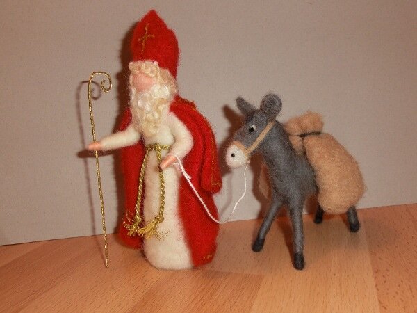 Nikolaus mit Packesel