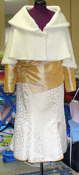 Jacke mit Wickeleffekt -(auf Links) und Godetrock