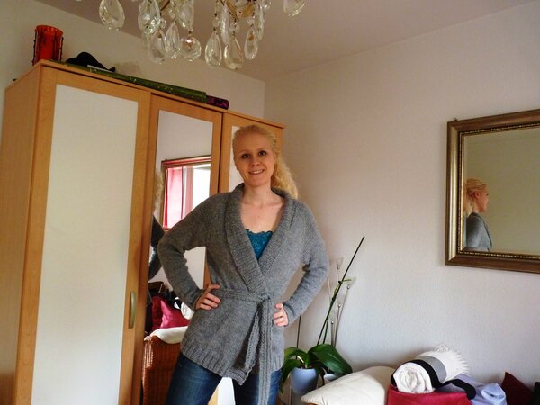 Strickjacke grau - fertig.
