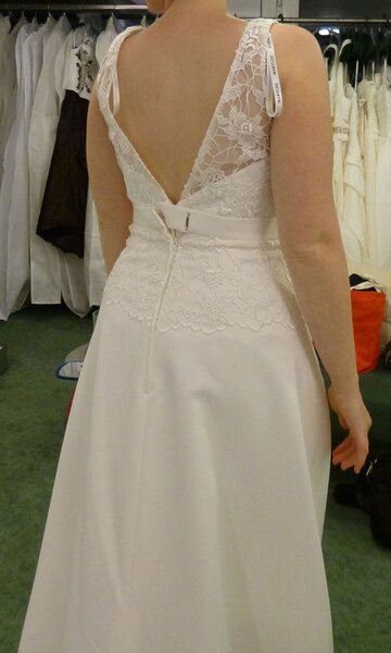 Kleid von hinten