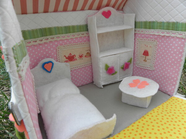 Möbel aus Filz für's Puppenhaus