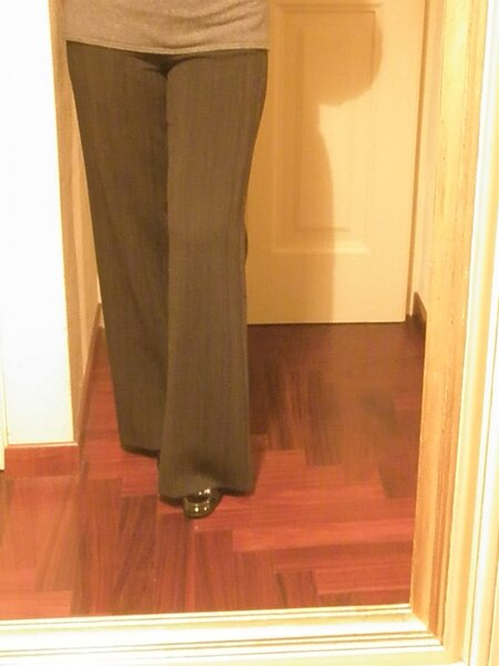 graue hose angezogen
