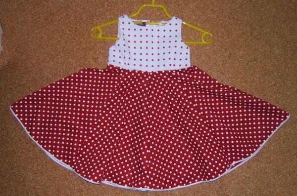 Pünktchenkleid